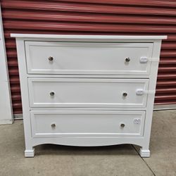 3-Drawer Dresser
