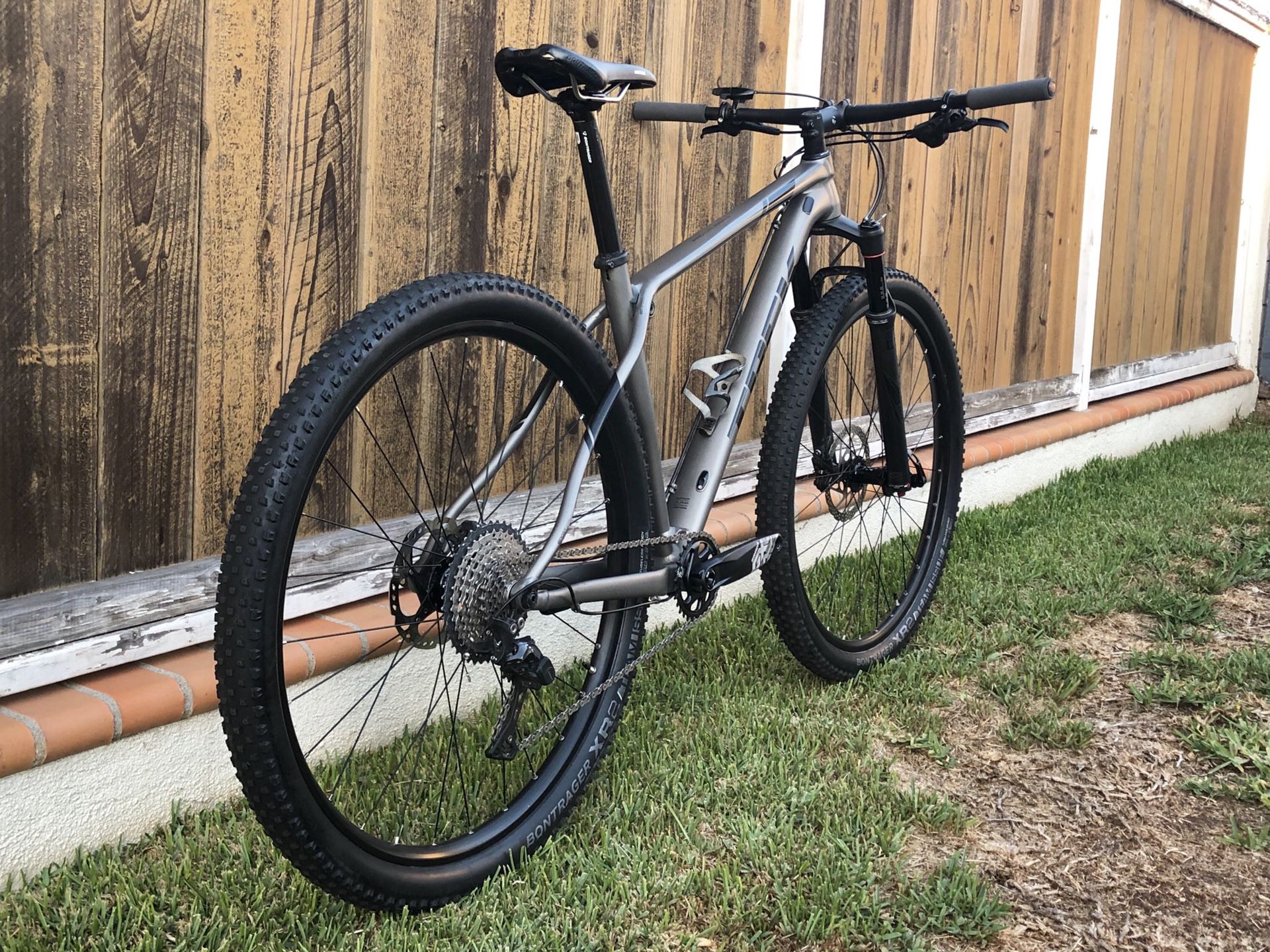 Nageslacht tempel lichten 2018 Trek Procaliber 8 Mountain Bike for Sale in Huntington Beach, CA -  OfferUp
