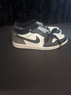 Jordan 1 Low Mocha Size 7y