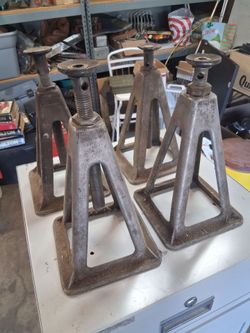 Trailer jacks