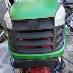 JohnDeere Hood 