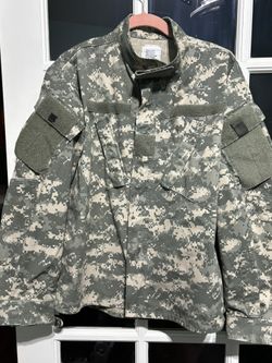 MEDIUM - SHORT HEIGHT military camo jacket