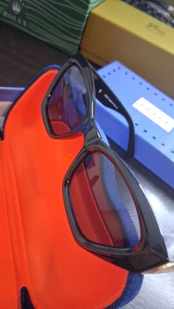 Woman's sunglasses
