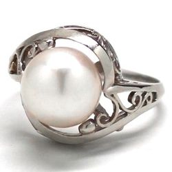 Ladies Pearl/10K White Gold Ring