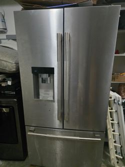 Jenn Air Rise JFFCC72EHL Refrigerator