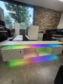 new,80”TV stand ( already Assembled