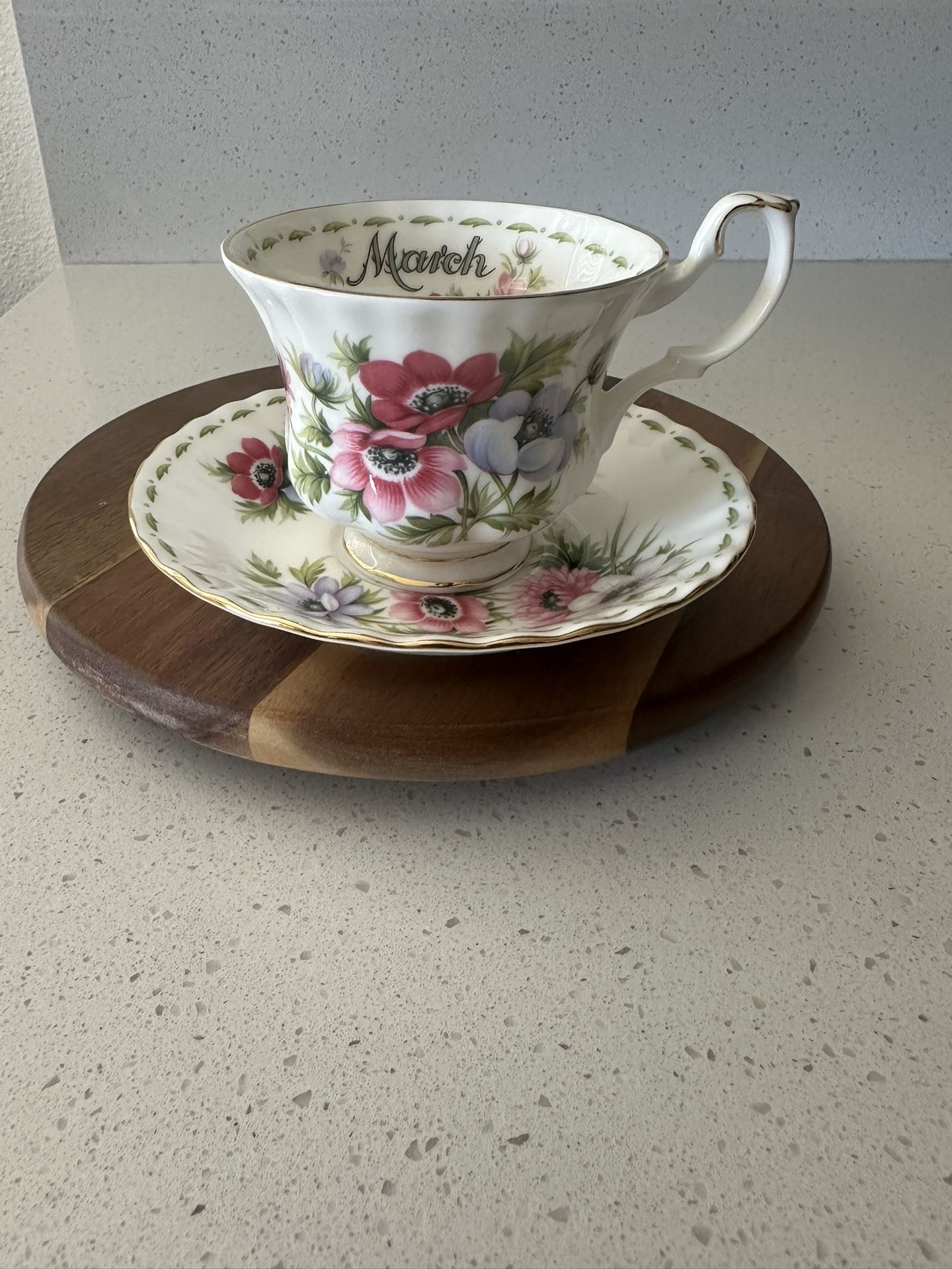 Mint New Royal Albert Bone China England Roses Tea Cup & Saucer Mint Vintage New