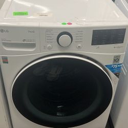LG 4.5 cu. ft.Ultra Large Capacity Washer   Dryer