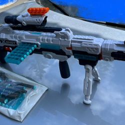 Toy guns and kit