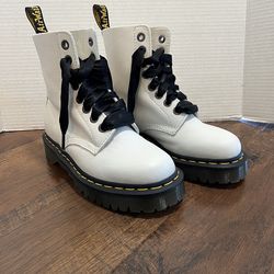 Doc Martens - Light Gray
