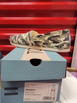TOMS Alpargata Camo Slip-On Women's Size 5.5