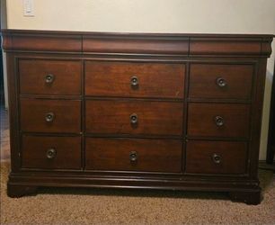 Beautiful Mahogany 12 Drawer Dresser