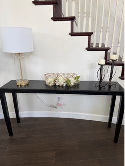 Black entry table