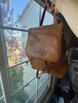 Kenneth Cole NY leather back purse! Great Condition