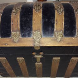 Antique Humpback Trunk