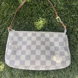 Authentic LV Pochette