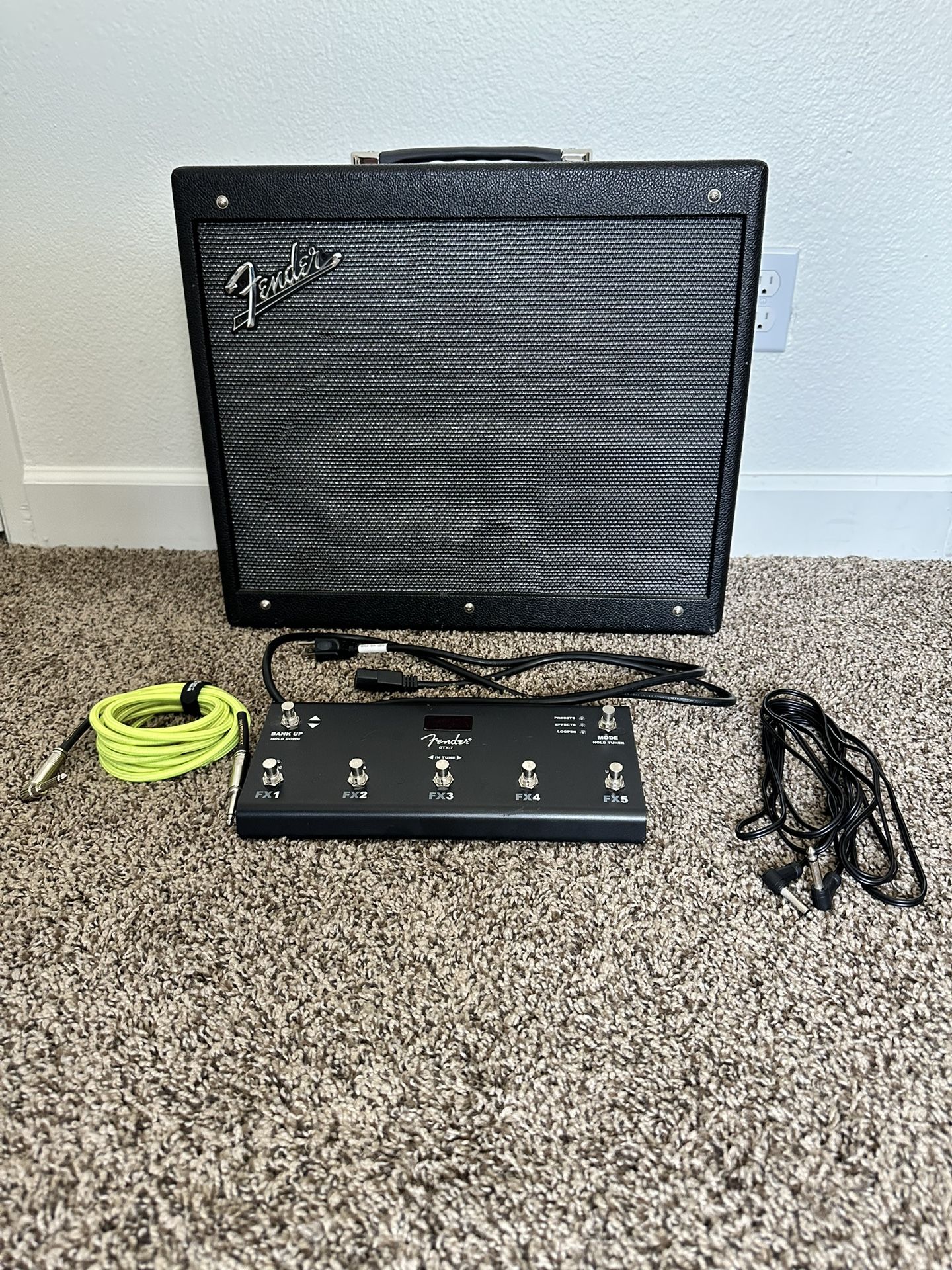 Fender Mustang GTX100 Electric Guitar Amplifier Combo