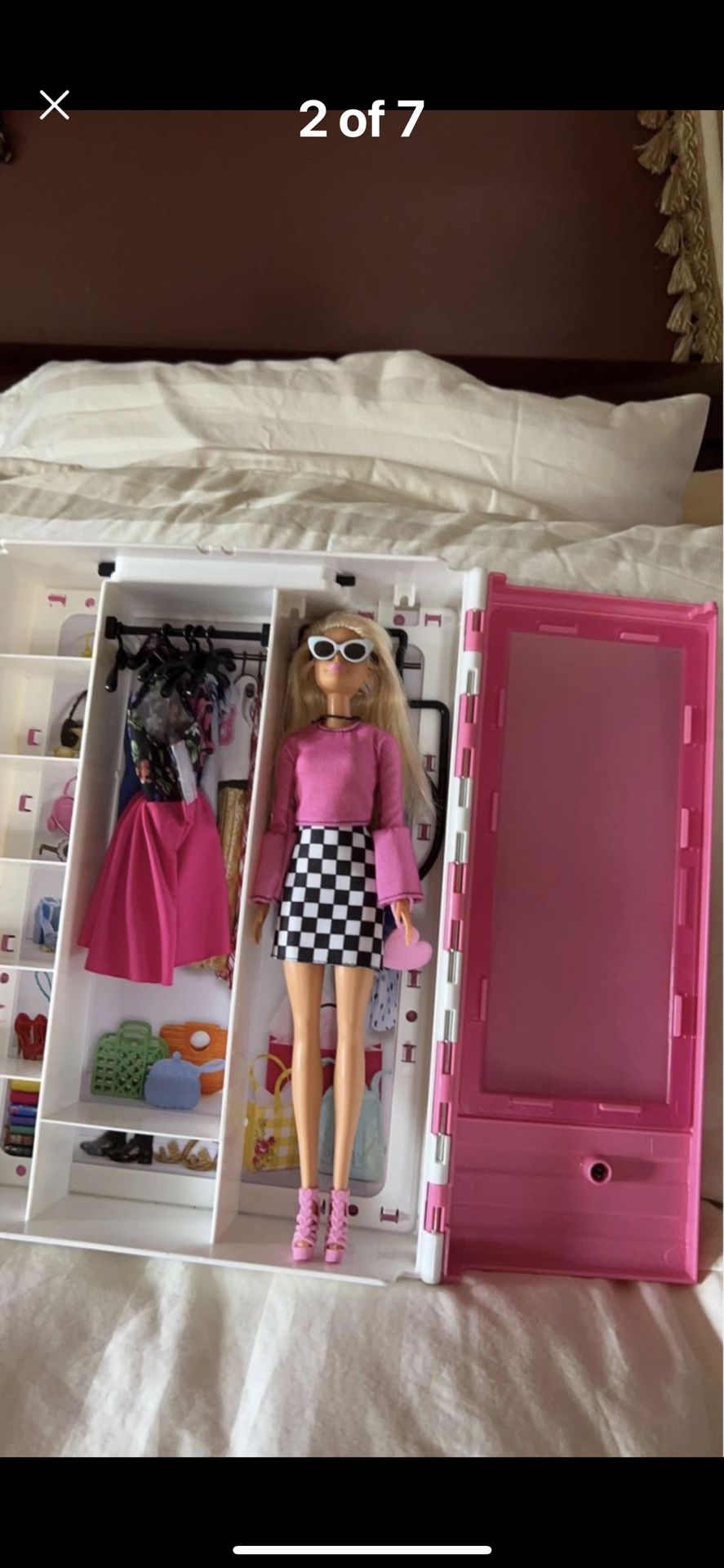 Barbie And Case/clothes