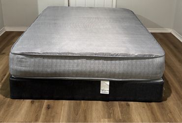 Queen Mattress – Very Good Condition