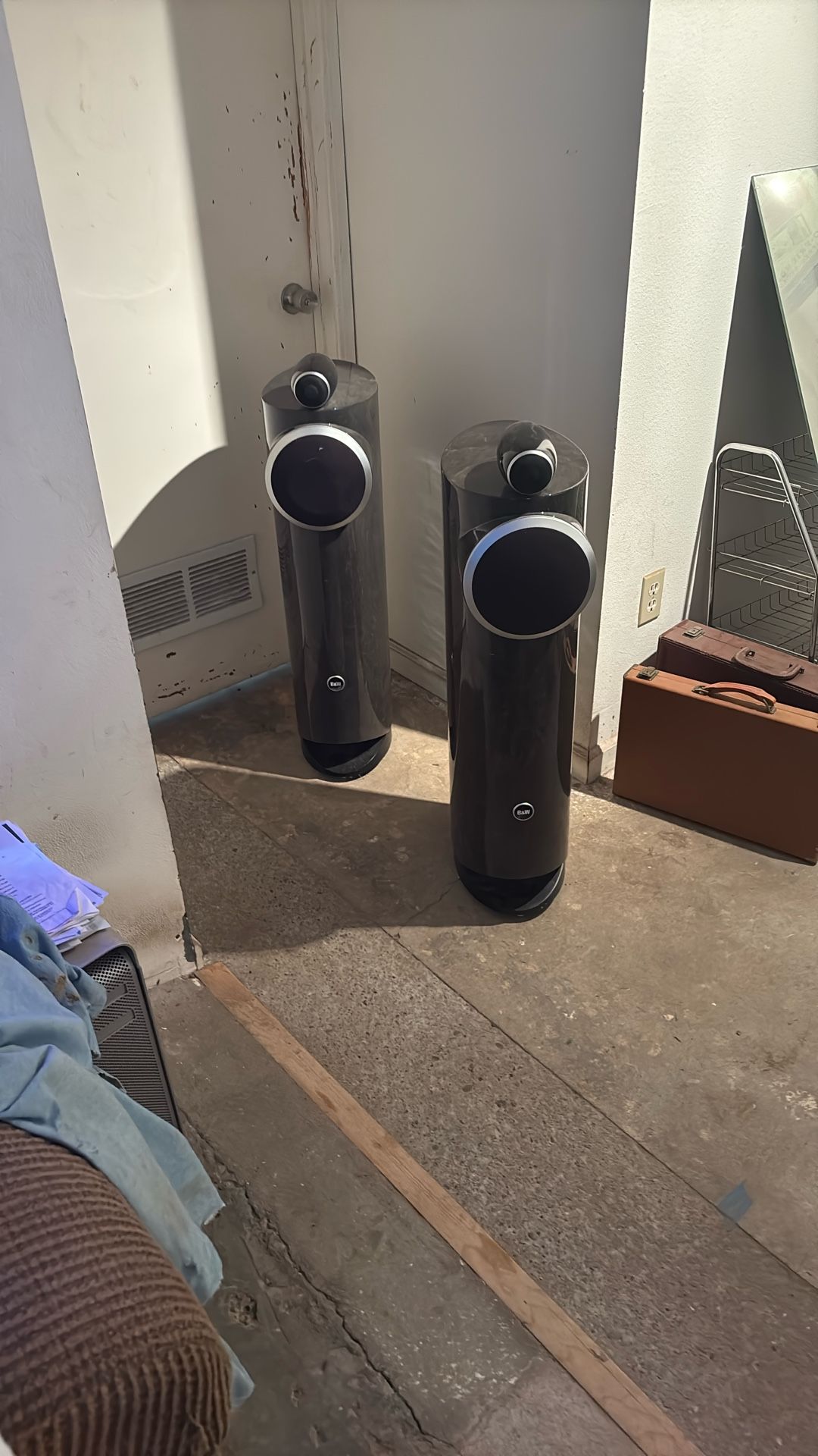 B&W D-4 Signature Series