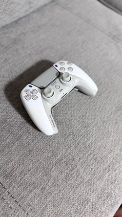 Ps5 scuf reflex controller(BOX AND CHARGER INCLUDED)