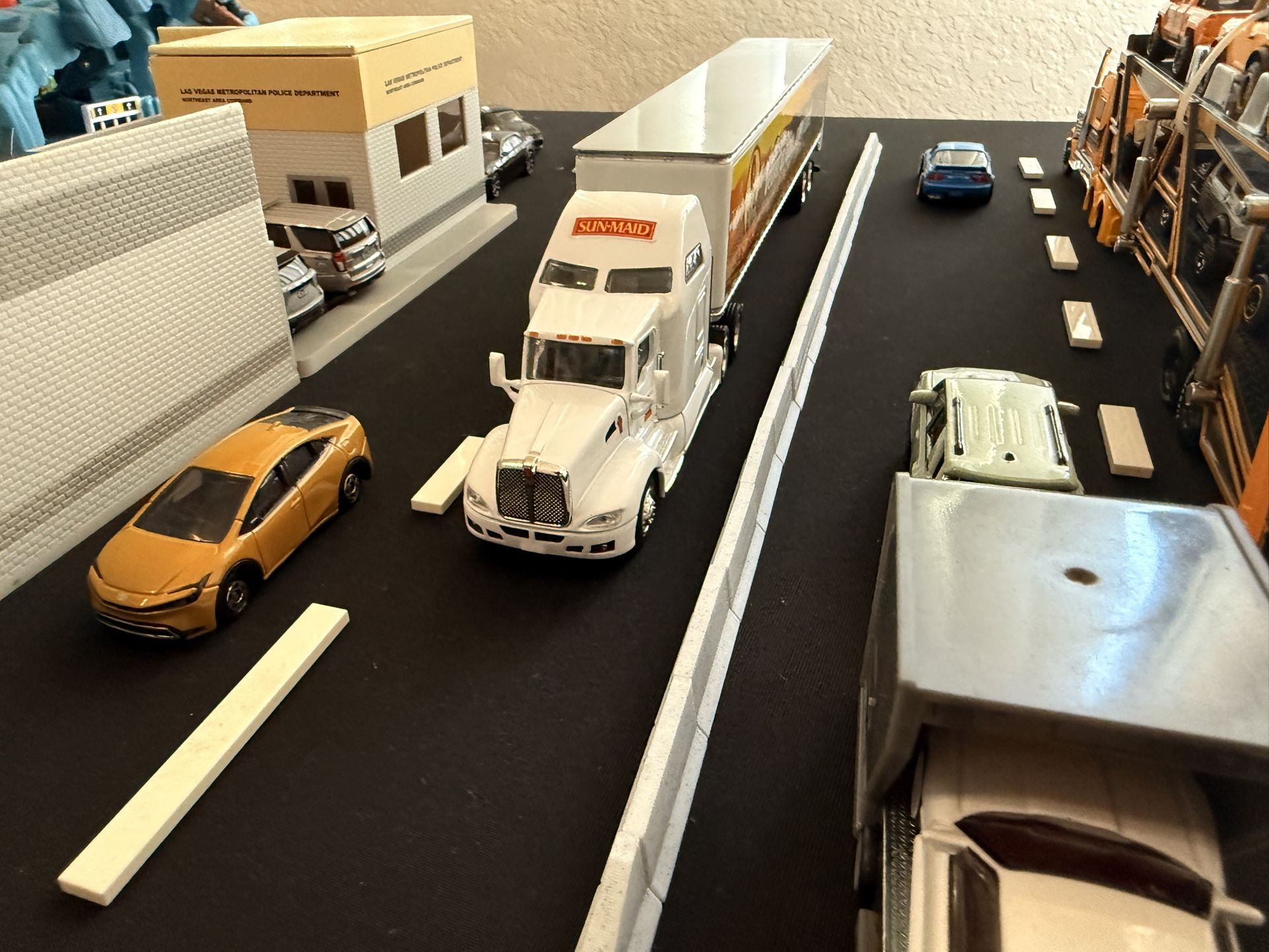 SpecCast Kenworth SUNMAID Livery 1/64 Diecast