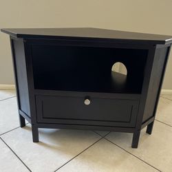 Winsome Zena Corner TV Stand