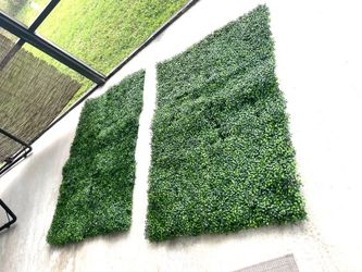 Faux grass privacy panel