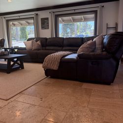 Reclining sectional couch