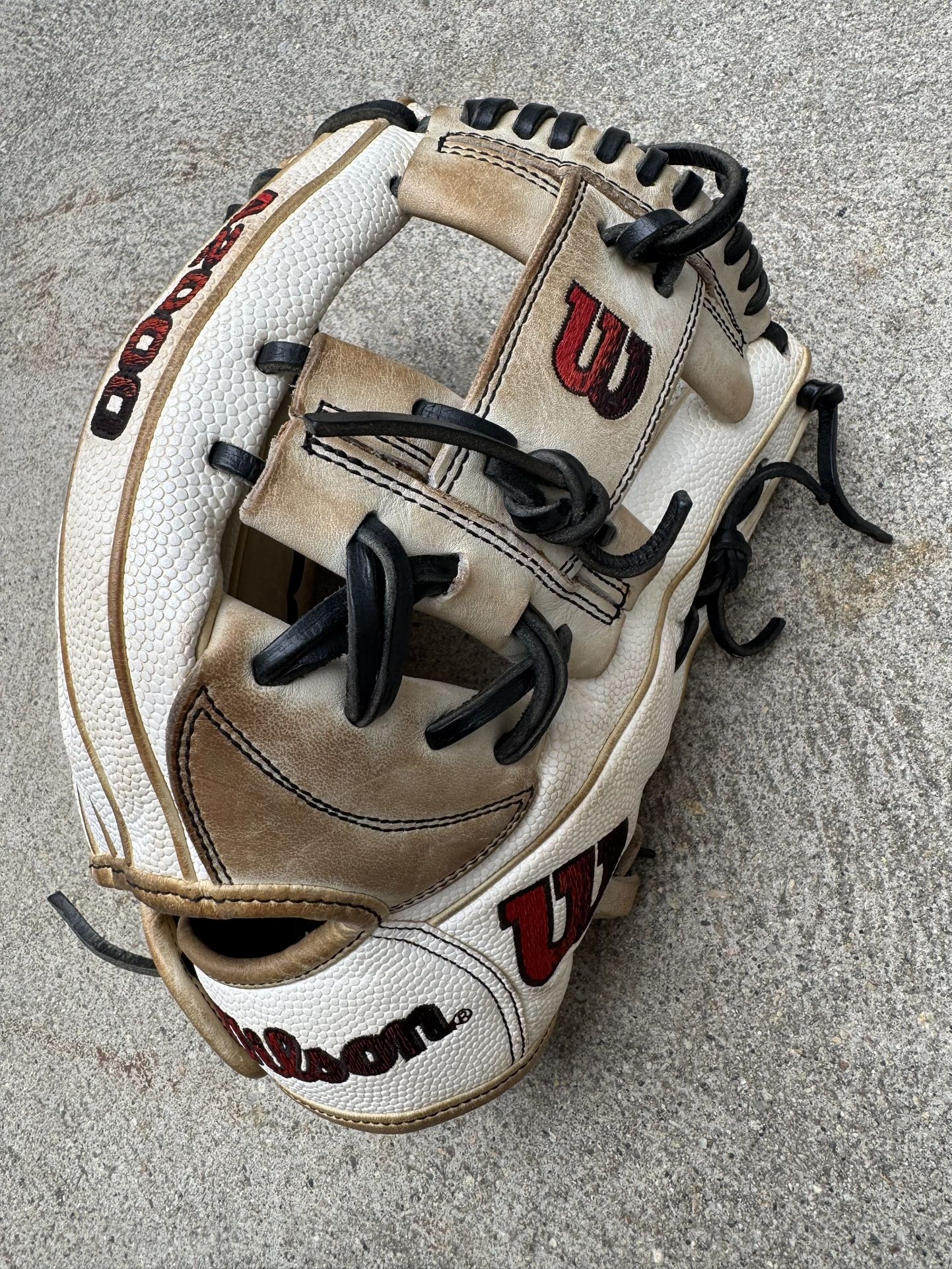 Wilson A2000 Baseball Glove Size In Nice Condition Have More Equipment Available