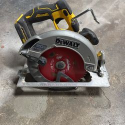 DeWalt Circular Saw  DCS573