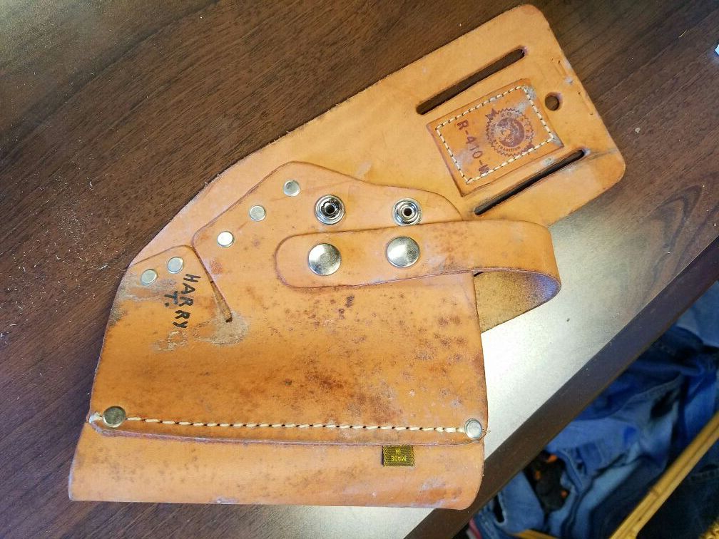 ANTIQUE LEATHER GUN HOLSTER