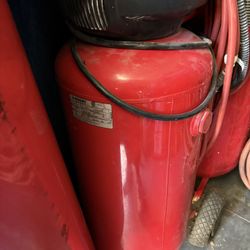 35 Gal Husky Air Compressor 