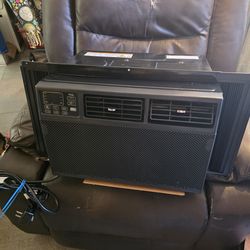 Like new Window Air Conditioner