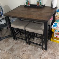 Dinner Table 