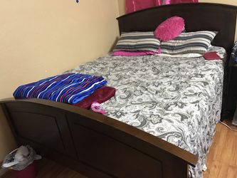 Queen side bedroom set w/mattress