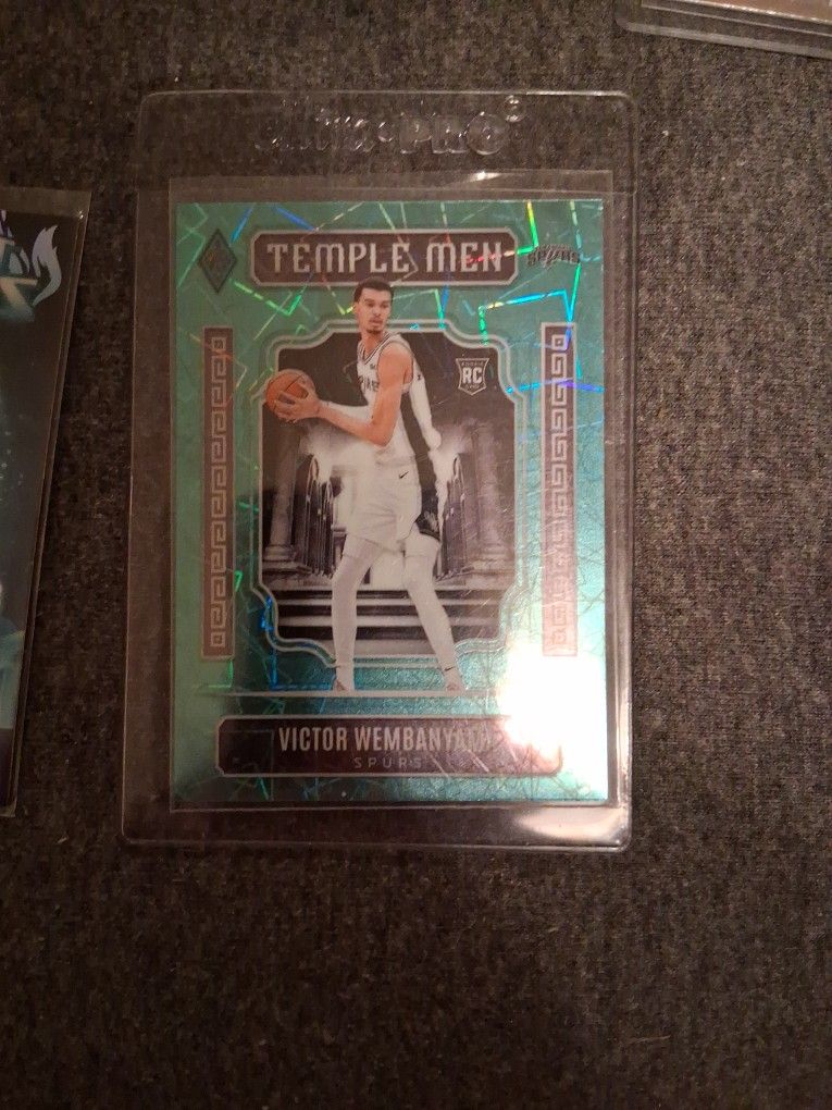 Wemby Amen And Holmgren Cards