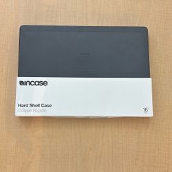 Hardshell Case: 16” MacBook Pro 2023