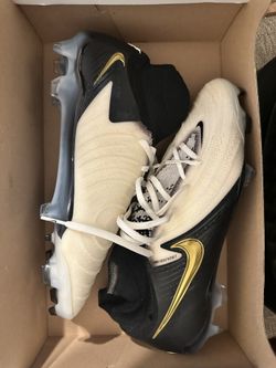 Phantom Luna II Elite FG Soccer Cleats