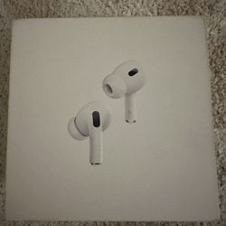 AirPods Pro (2nd Generation) With MagSafe Charging Case (USB-C)