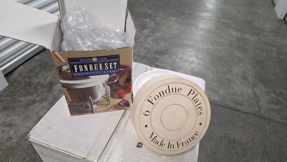Williams Sonoma Fondue Set
