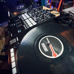 Reloop DJ Set Up