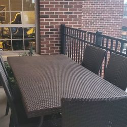 ***BEAUTIFUL 7 PIECE HEAVY DUTY WICKER TABLE SET***