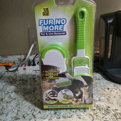 "Fur No More" Reusable Self-Cleaning Fur & Lint Remover Brush w/Base Green/White