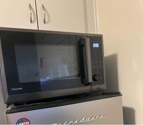 Microwave and Air fryer (Toshiba)