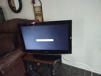 32 Inch Samsung Flat Screen W/Remote, No Issues.