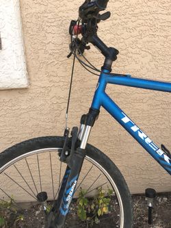 Men s Trek Mountain 820 SR Suntour M2025 Bike Blue White for Sale