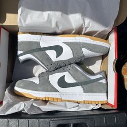 Sz 11 Grey Gum Dunks ( DS ) !