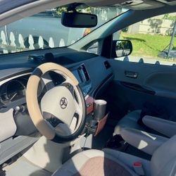2011 Toyota Sienna