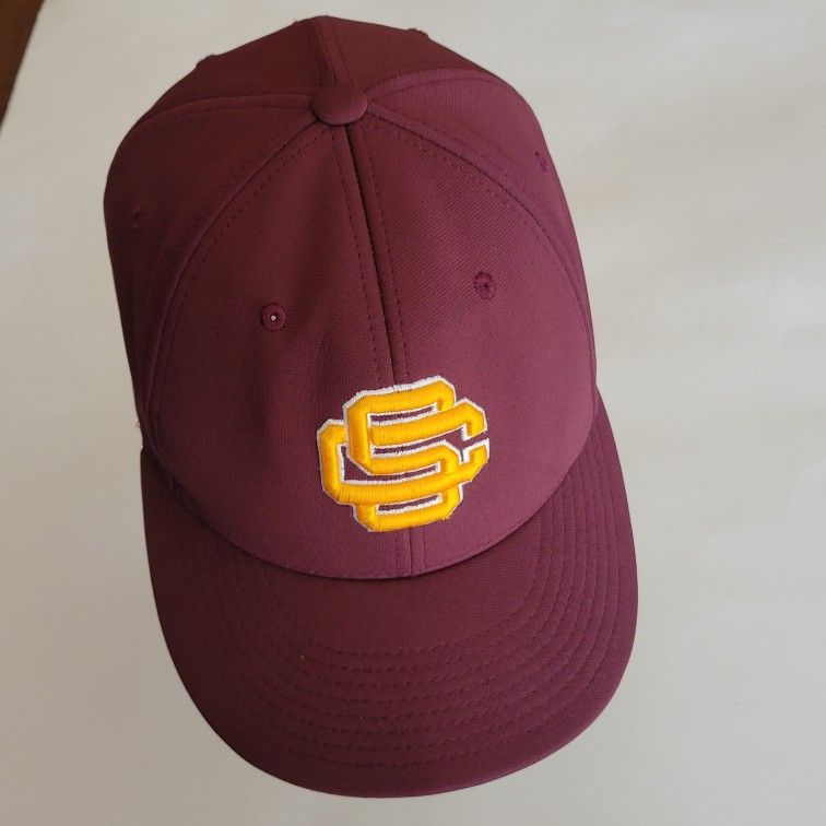 Richardson USC Trojans Hat Cap Fitted Size small medium College
Football Mens. Pre-owned, good shape, please see photos for details.
98% Polyester,